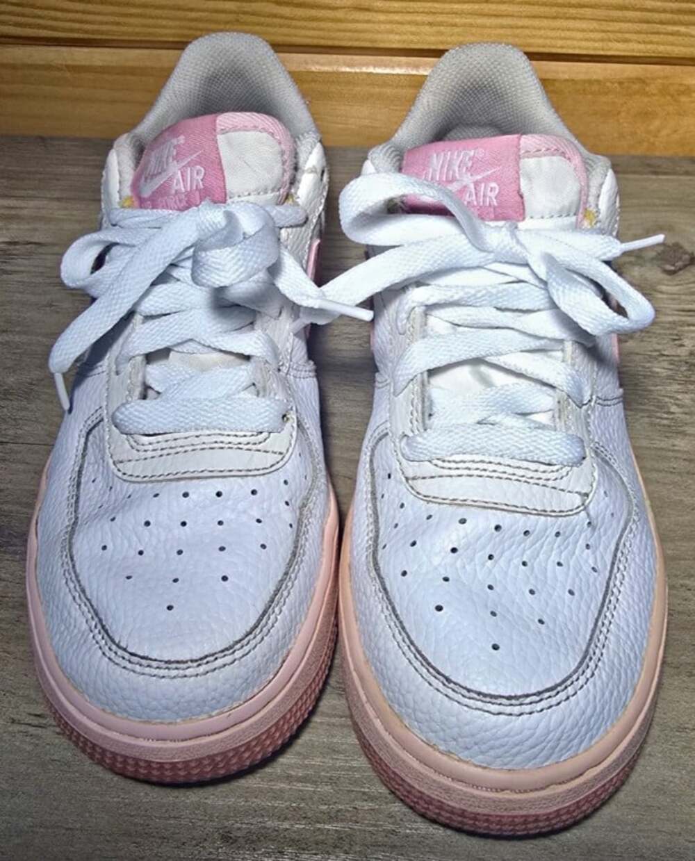 Nike Air Youth Size 4 Sneaker White/Pink Leather Lace Up Shoe Low Top